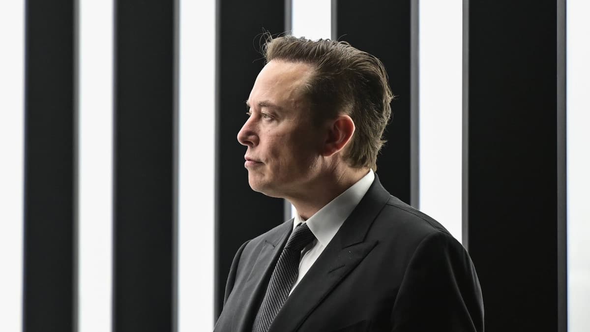 Elon Musk osobiście zdecydował o ograniczeniu Starlink dla Ukrainy