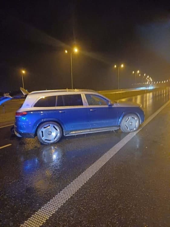15-latek rozbił na S11 wartego ponad 1,6 miliona złotych Maybacha