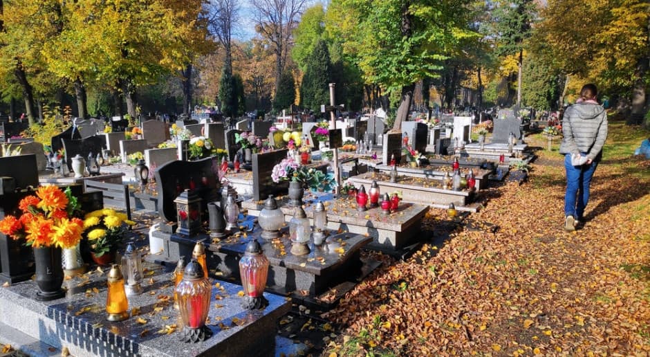 Największy cmentarz w Polsce został pomnikiem historii. Decyzja prezydenta
