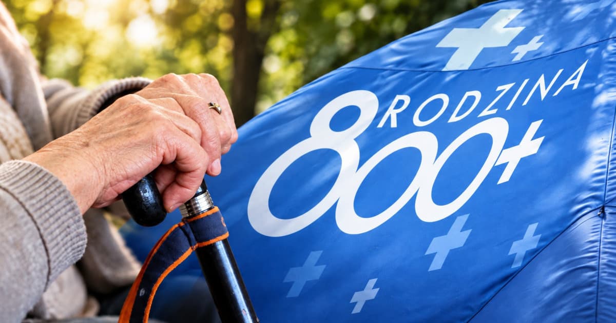 Podwójne 800 plus dla rodziców dorosłych dzieci? Pomysł trafił do Sejmu