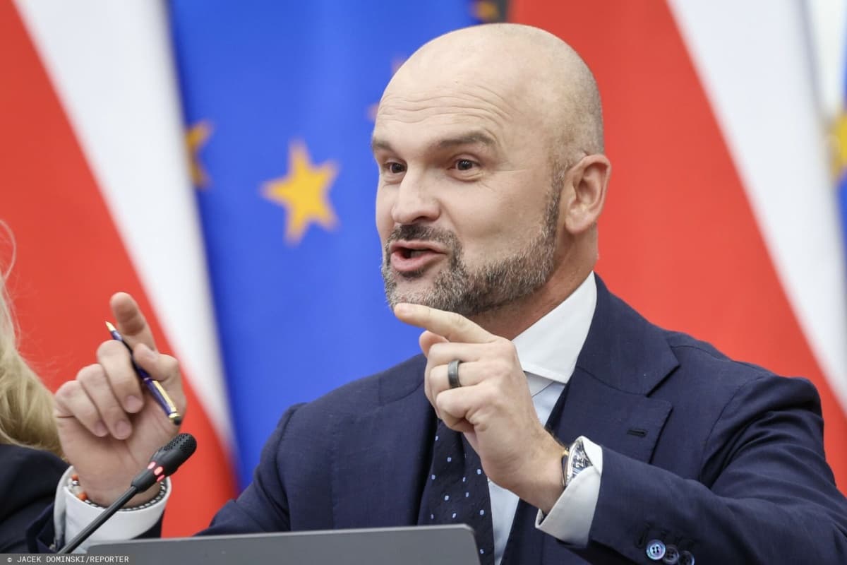 Brzoska pokonuje kolejny stopień drabiny eskalacyjnej w wojnie z Facebookiem
