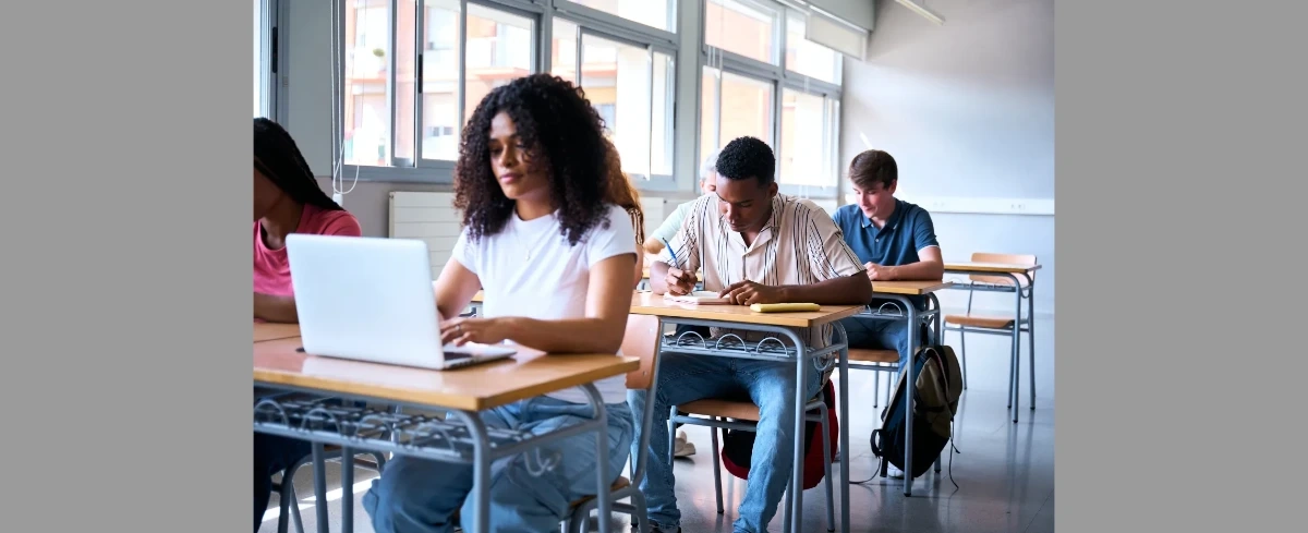 Zmiana terminu wakacji. Uczniowie i pedagodzy alarmują