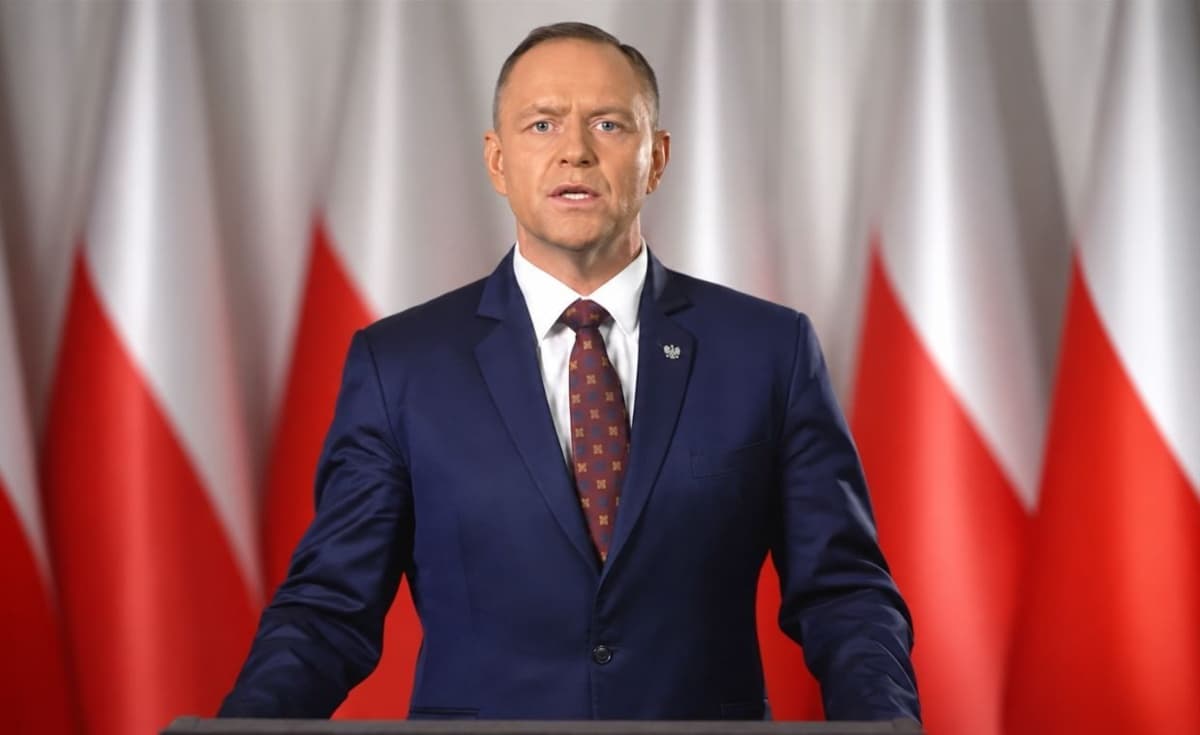 Nawrocki podpisał ustawę dotyczącą opodatkowania nadmiarowych zysków koncernów paliwowych