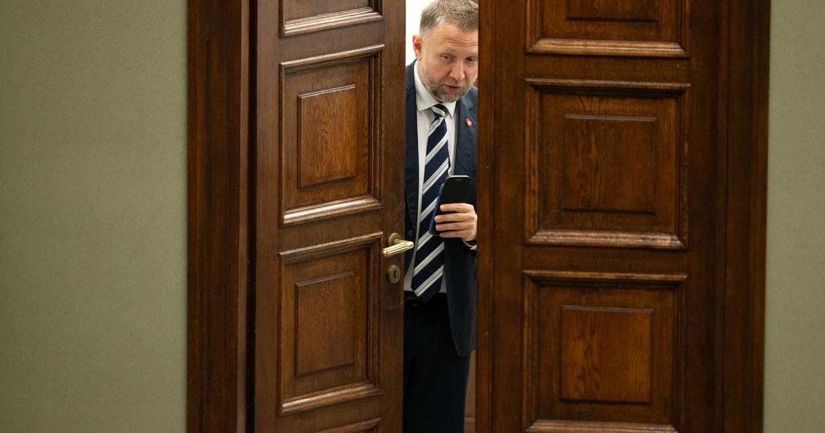 Minister zrobił testy obciążeniowe i sparaliżował rządowe strony alertem RCB o poradniku bezpieczeństwa. "Zrobiłbym to jeszcze raz"
