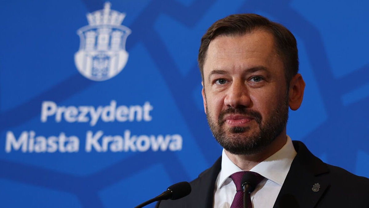 Referendum w Krakowie. Mieszkańcy zagłosowali za odwołaniem prezydenta miasta i rady miasta. Według sondażu exit poll wynik jest wiążący