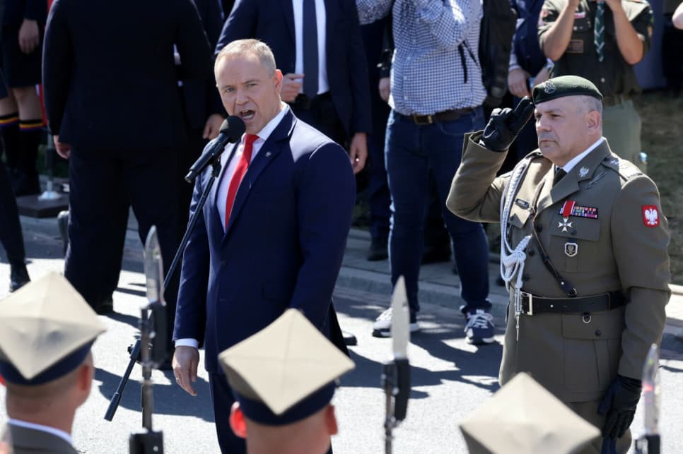 Nawrocki: Na sztandarach mamy Bóg, honor, ojczyzna, a nie SAFE