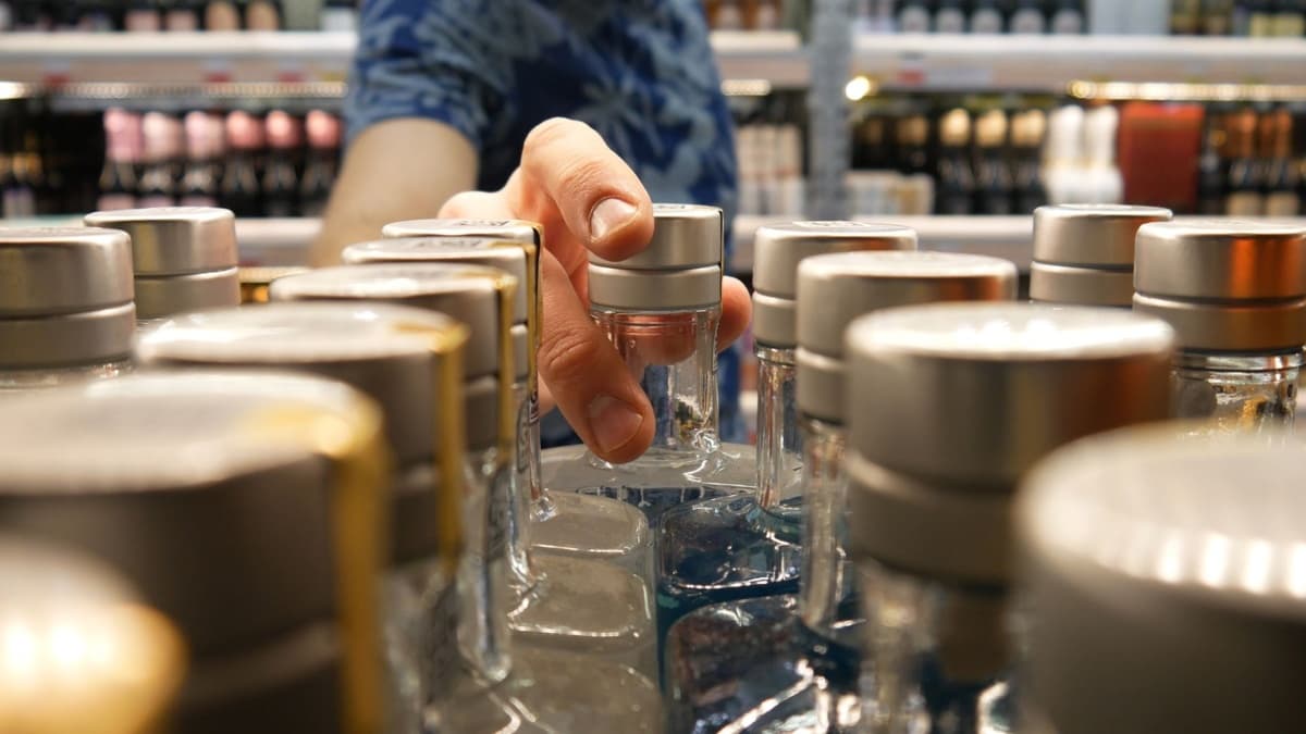 Ustawa antyalkoholowa przyjęta przez Sejm. Nocna prohibicja na terenie całego kraju, zakaz reklam napojów alkoholowych i podniesienie opłat