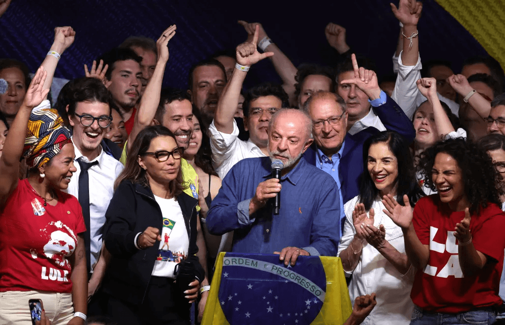 Lula ponownie wybrany na prezydenta Brazylii. Bolsonaro żąda unieważnienia wyborów