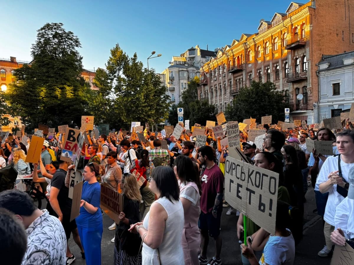 Drugi dzień protestów po decyzji Zełenskiego o odwołaniu ministra obrony Fedorowa