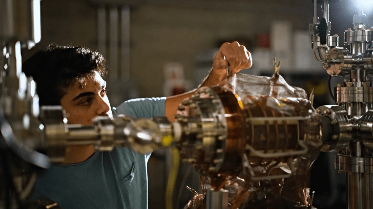 Marathon Fusion twierdzi, że zamienił rtęć w złoto przy użyciu neutronów z fuzji — 10 razy szybciej niż rekord CERN.