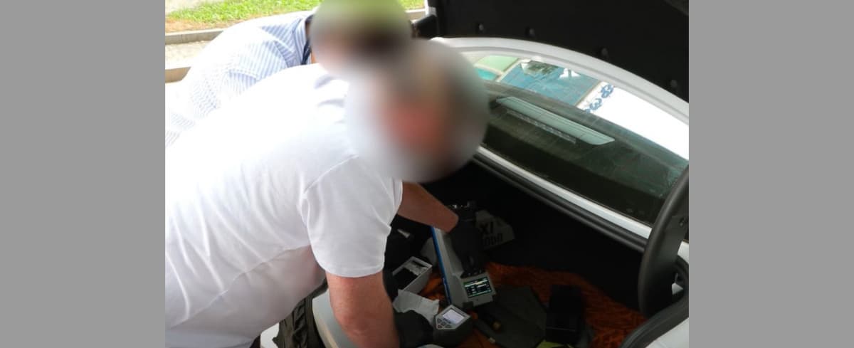 Chciał sprzedać uran za 700 tys. dolarów. Służby dopadły go w aucie