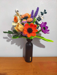 Nikt mi nie kupuje kwiatów, więc zrobiłam je sobie sama ( ͡° ͜ʖ ͡°) Zajęło mi dobre 2 miesiące skończenie tego zestawu z Action, ale teraz już chyba mogę powiedzieć, że w miarę umiem szydełkować xD Choć nie będę ukrywać, zlękłam się gdy pierwszy raz zobaczyłam instrukcje.