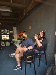 Najbardziej dzika akcja, jaką mnie spotkała w #korea : #hejtopiwo w Seulu! Zgadali się na hejto, że są akurat razem w Korei: @PaczamTylko oraz @Spleen. Nigdy ze sobą nie rozmawialiśmy wcześniej, nigdy się nie widzieliśmy, ale skoro nadarza się taka właśnie okazja, to czemu by nie