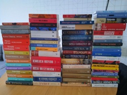 Pierwsza część prezentu ślubnego ode mnie dla mnie przybyła Będzie jeszcze przynajmniej drugie tyle :smiley: To ja idę czytać, wracam za pół roku #chwalesie #ksiazki #owcacontent