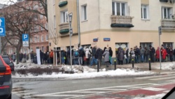 #tlustyczwartek #patologiazmiasta  Pracownia cukiernicza "Zagoździński", Górczewska, Warszawa. Jak jechałem do roboty przed 8, to kolejka już zaczynała sięgać Działdowskiej. Przejeżdżałem znów obok 8:55, to patrząc od Górczewskiej, końca kolejki nie udało mi się