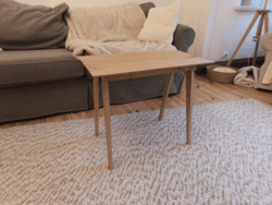 #chwalesie #diy #stolarstwo #majsterkowanie\ Jakiś czas temu zainteresowałem się stolarstwem, dzisiaj skończyłem pierwszy stolik. Nie jest idealny, ale jak na pierwszy raz jestem zadowolony, zwłaszcza że wykorzystałem drewno niższej klasy, które już miałem. Oprócz wkrętarki używałem tylko narzędzi