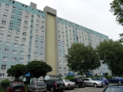 Siemka, Czy u Was w miastach też są takie architektoniczne ciekawostki? W Słupsku mamy jeden taki dość mocno znienawidzony budynek, większość osób kojarzy go pod nazwą " Zemsta Koszalina". 12 piętrowa wielka płyta, 8 klatek nic nadzwyczajnego. Gdyby nie fakt że windy są tylko
