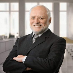 Jestem po kolejnym spotkaniu w sprawie #praca  Ogólnie nie dostałem jeszcze ostatecznej decyzji, ale ton rozmowy i mówienie o mnie w tonie bezpośrednim (na początku mówili „osoba na tym stanowisku byłaby odpowiedzialna za to i to” a teraz mówili „byłbyś odpowiedzialny za to i to”)