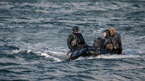 Navy SEALs przez miesiące rozminowywali Cieśninę Ormuz podczas niebezpiecznej misji.