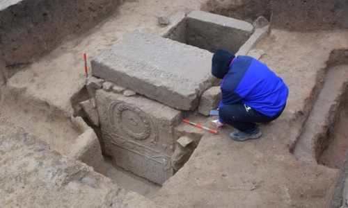 Przewrócone drzewo odsłoniło pochówek rzymskiego centuriona. To przedstawiciel legionu powołanego przez Nerona