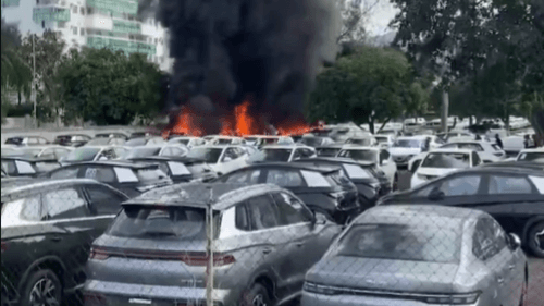 Śmigłowce zderzyły się w powietrzu i spadły na parking. Są zabici