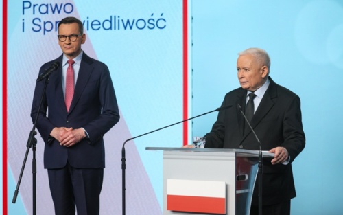 Siedem godzin rozmów Kaczyński - Morawiecki. „PiS będzie miał dwa płuca”. Powstanie rada ekspercka, pozostałe stowarzyszenia wstrzymane
