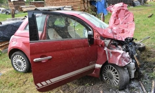 Porządz: pijana kobieta nie zatrzymała się do kontroli i walnęła w płot
