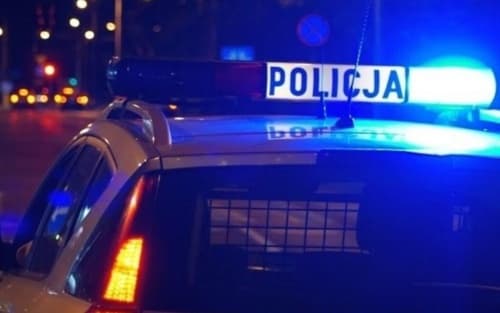 Policjant spowodował kolizję i uciekł. W domu był nietrzeźwy