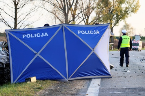 Dwie osoby nie żyją, auta spłonęły - Tragiczny wypadek na Mazurach