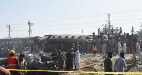 Atak Armii Wyzwolenia Beludżystanu na pociąg z personelem wojskowym w Pakistanie. Co najmniej 24 osoby zginęły