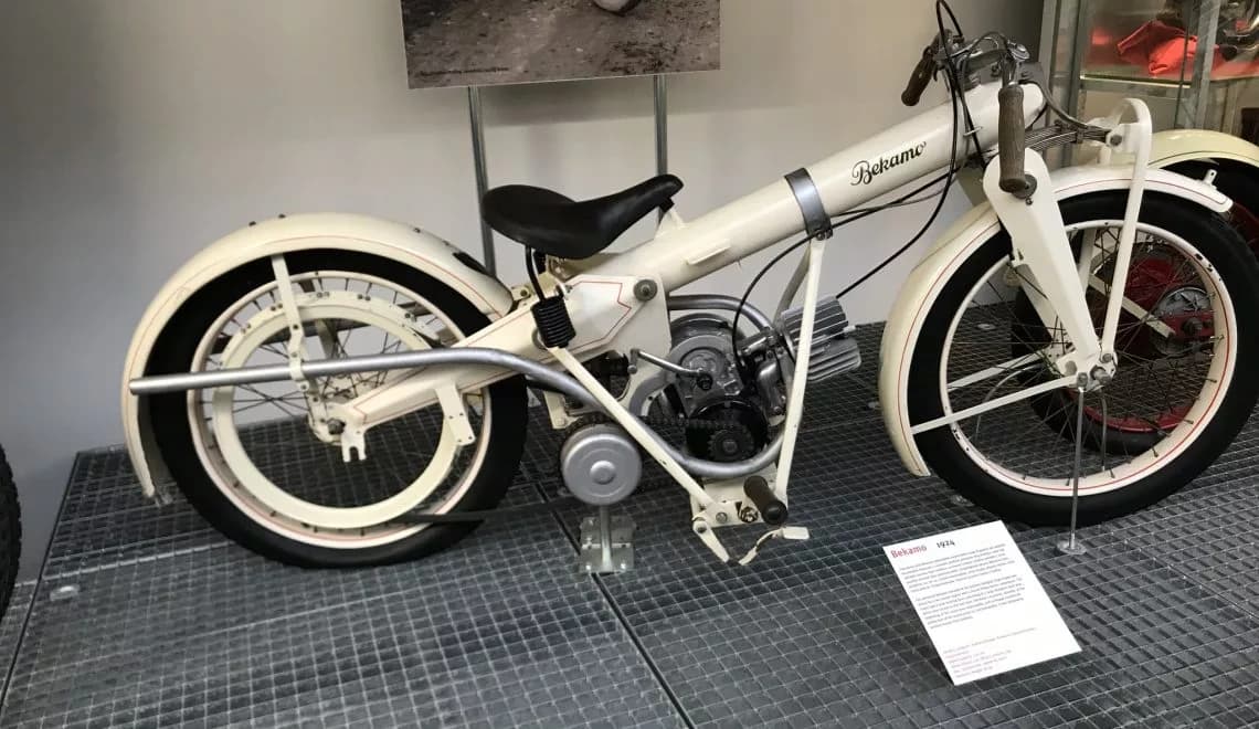 Motocykl Bekamo 1924 - motocykl ze zbiornikiem paliwa w ramie