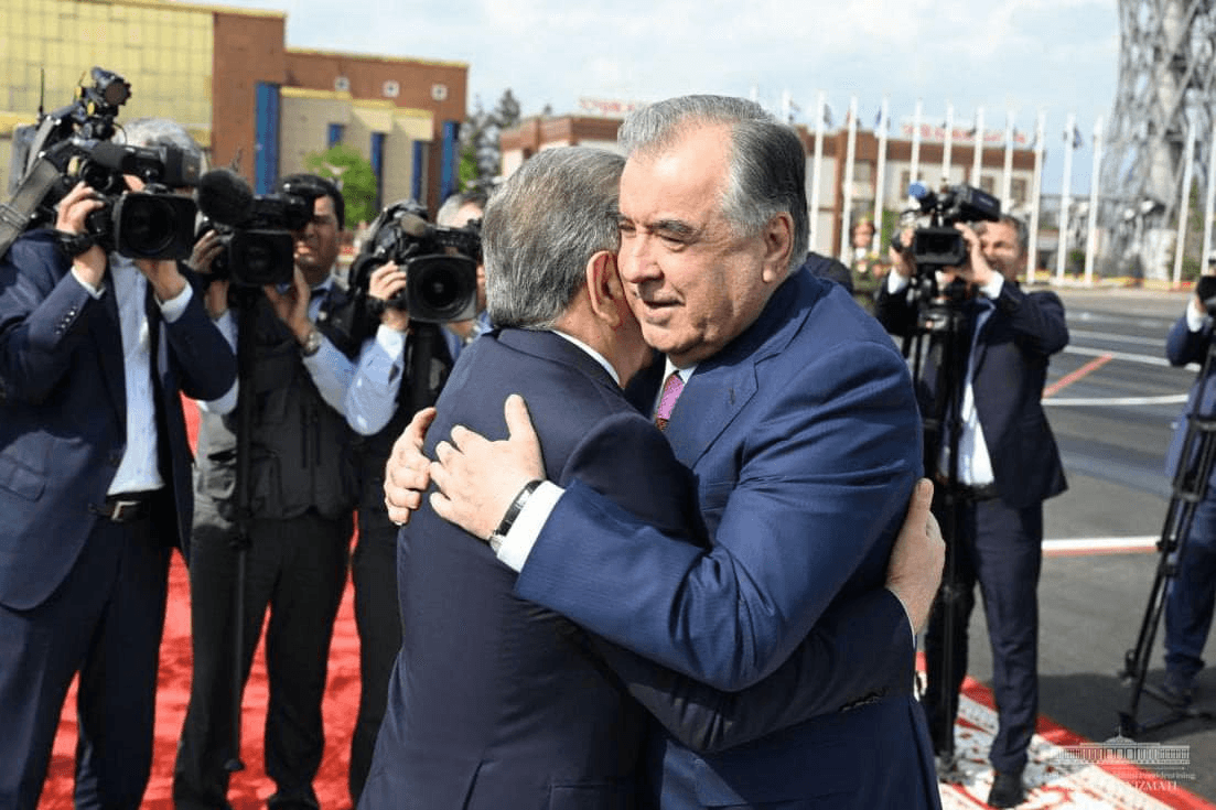 Uzbekistan i Tadżykistan podpisały umowę o stosunkach sojuszniczych