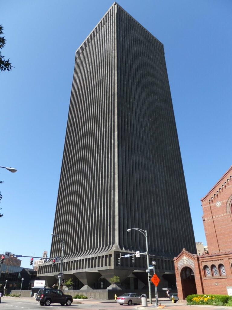 Wygląda, jakby nie miał okien. Xerox Tower w Rochester