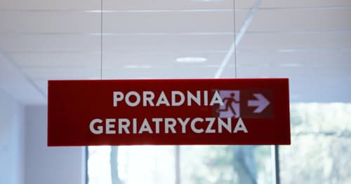 W szpitalach brakuje miejsc dla seniorów. Niedobór specjalistów w geriatrii